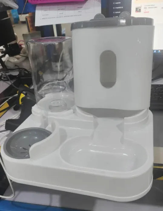 Dual Pet Feeder